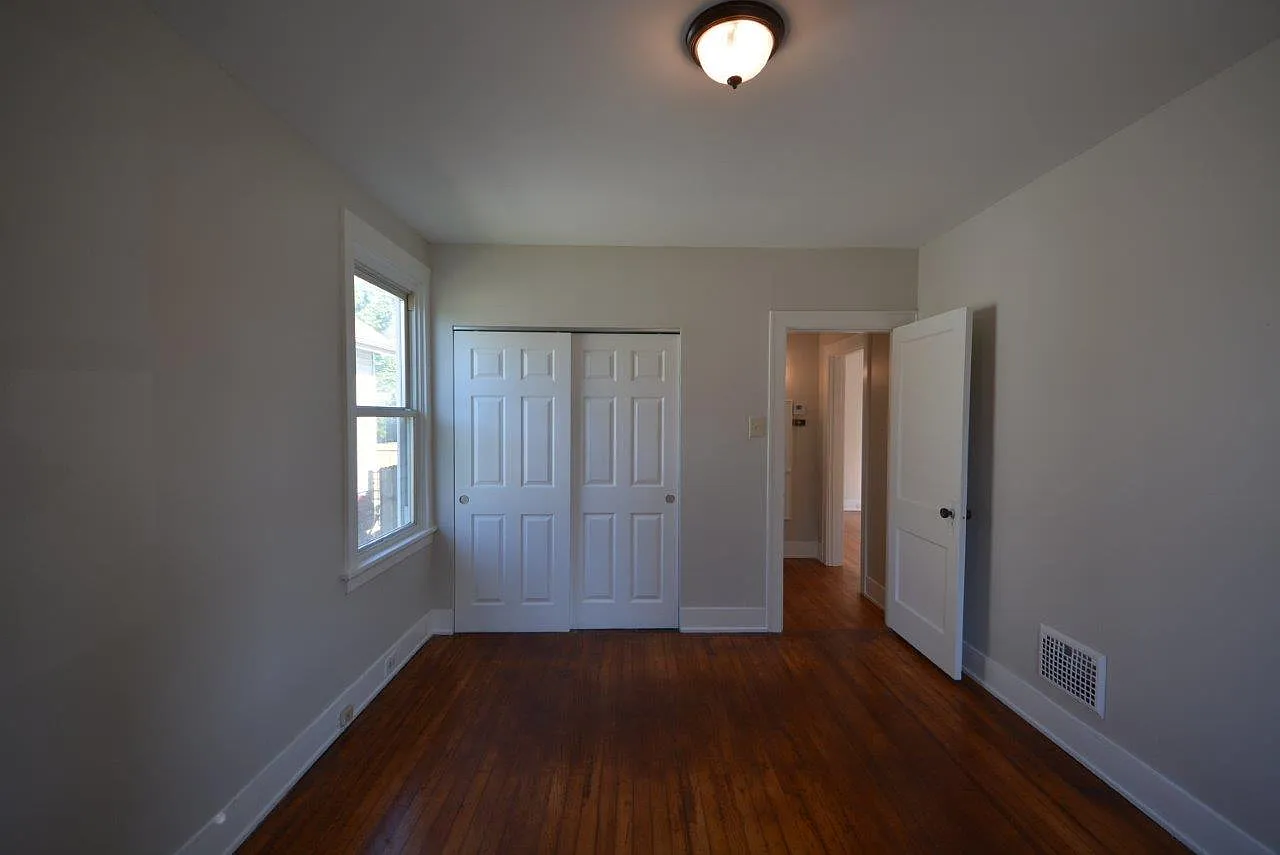 5804 Hawthorne Ave, Cincinnati, OH 45227 - Photo 9