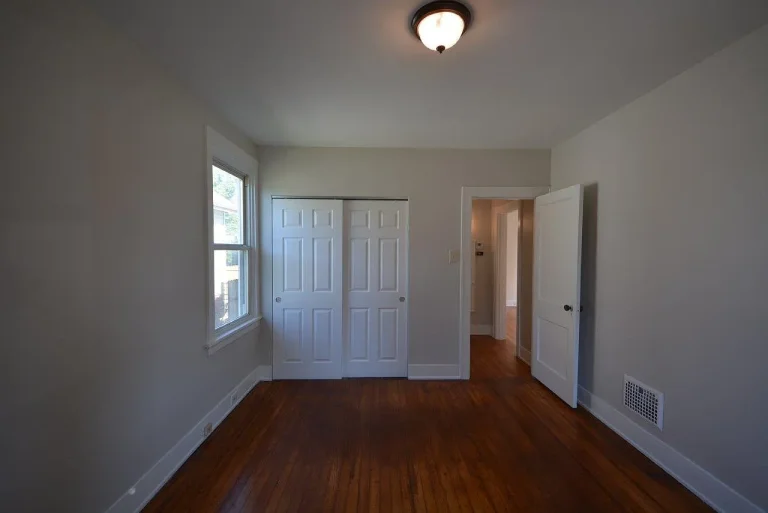 5804 Hawthorne Ave, Cincinnati, OH 45227 - Photo 9
