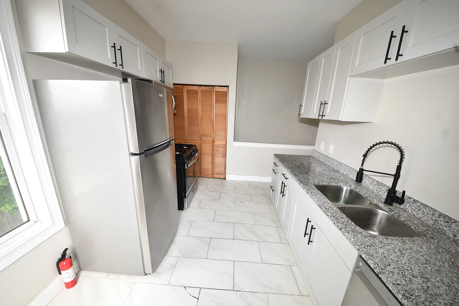 746 Columbia Street - Photo 8