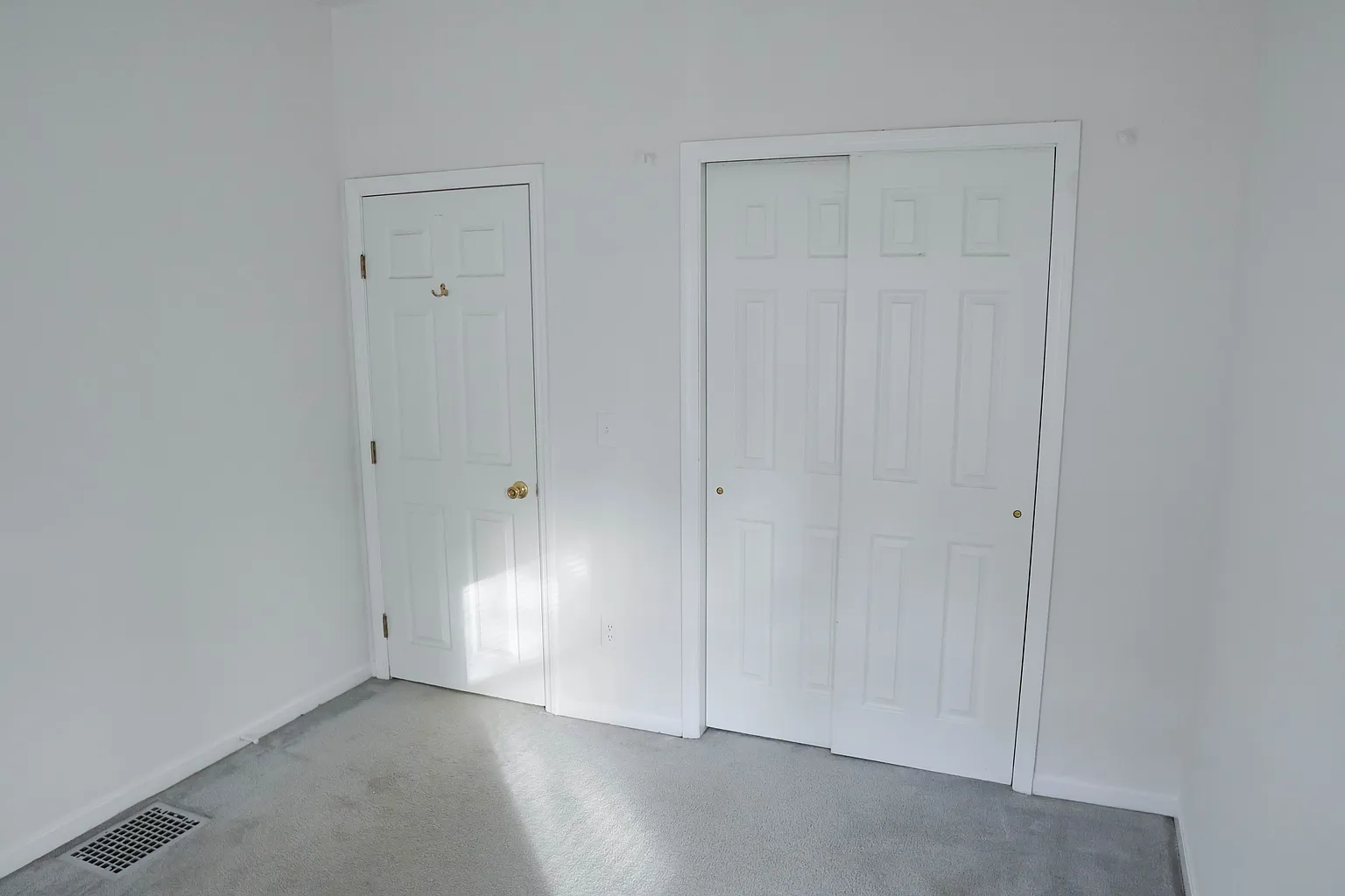 2837 Hyde Park Pl, Cincinnati, OH 45208 - Photo 5