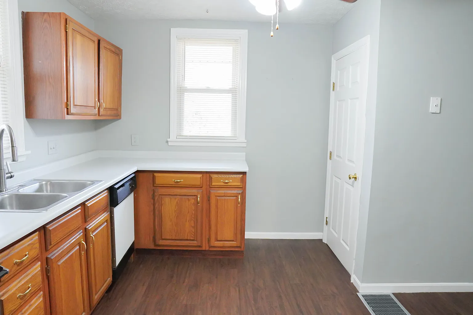 2837 Hyde Park Pl, Cincinnati, OH 45208 - Photo 9