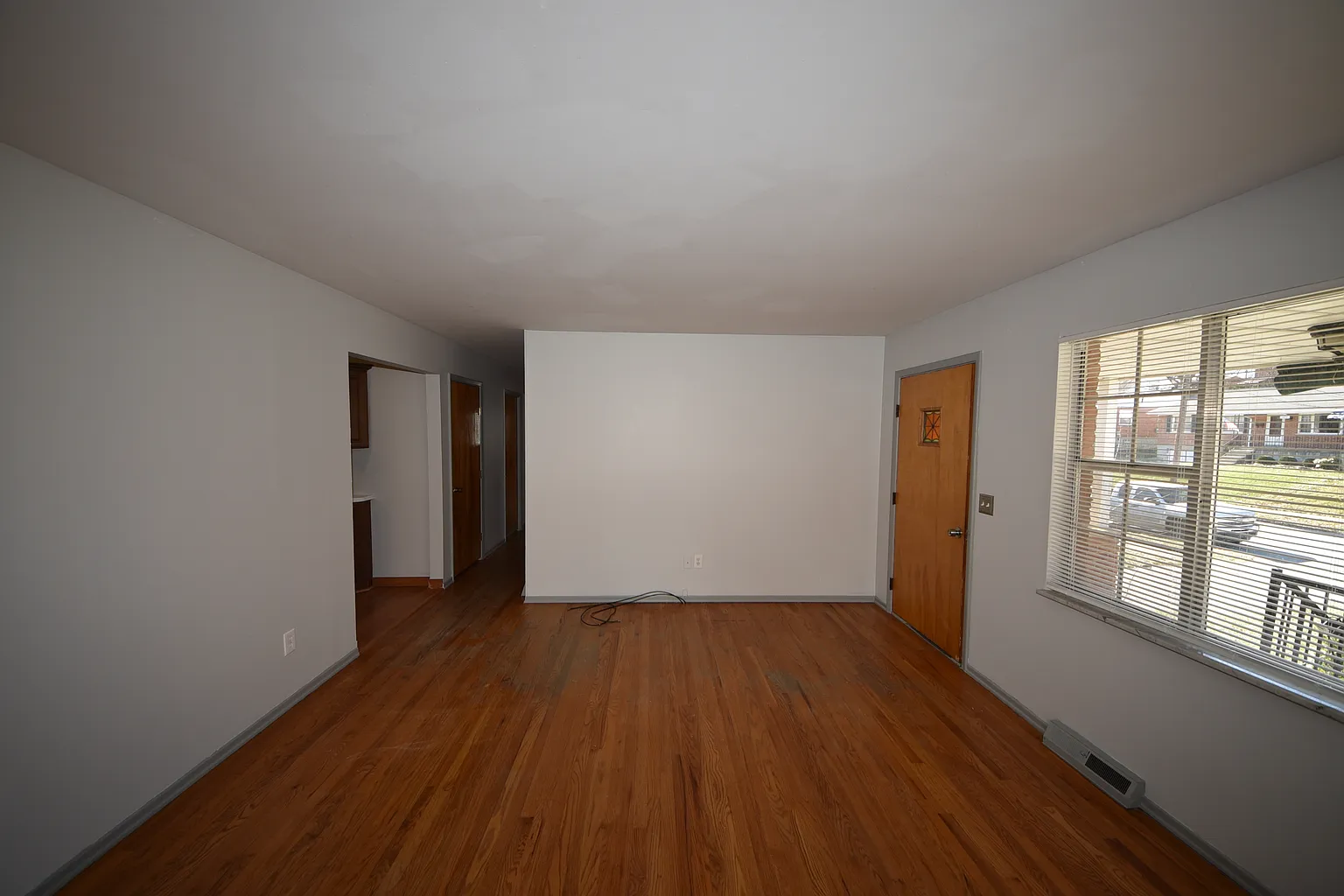 328 Robben Ln, Cincinnati, OH 45238 - Photo 6