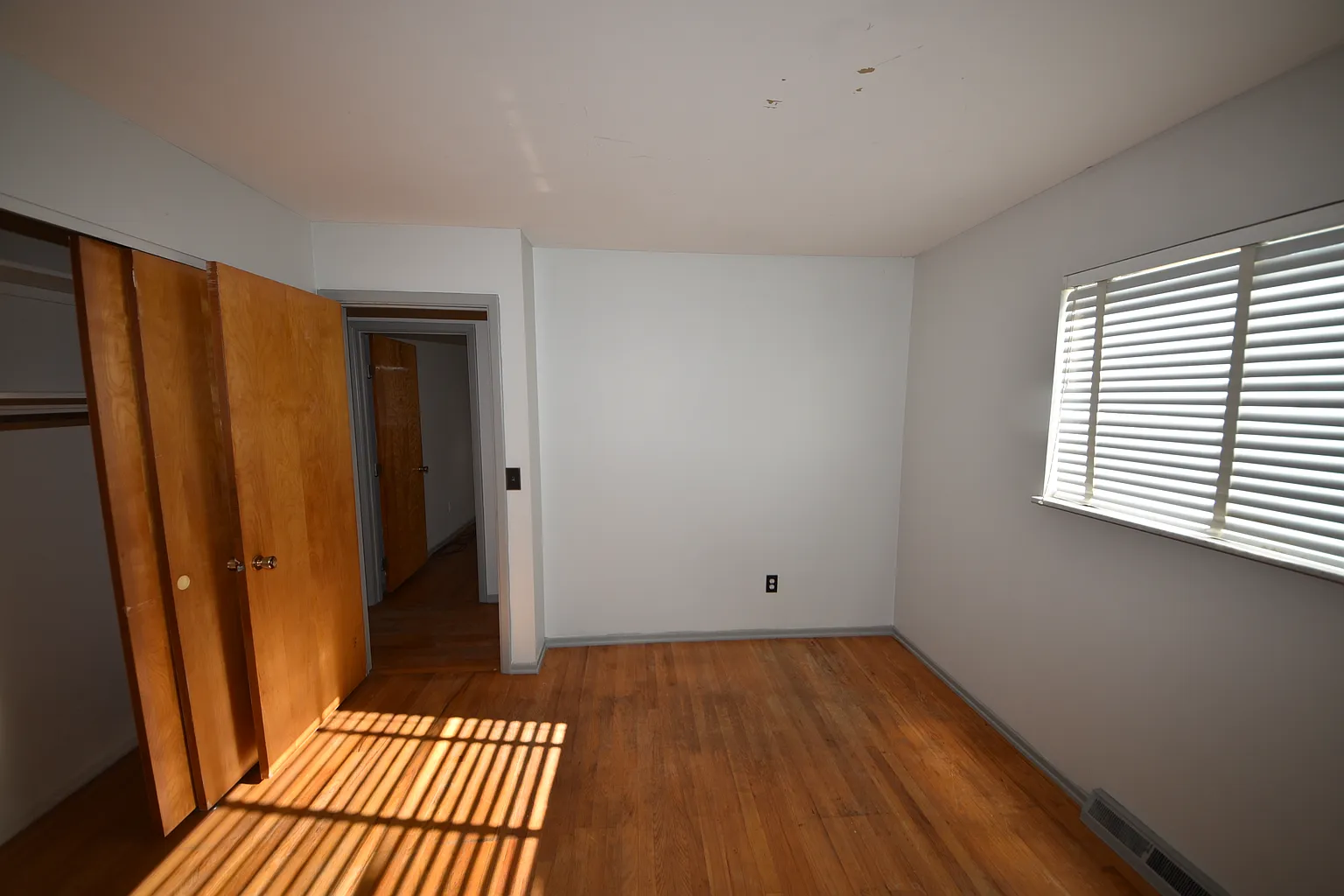 328 Robben Ln, Cincinnati, OH 45238 - Photo 8