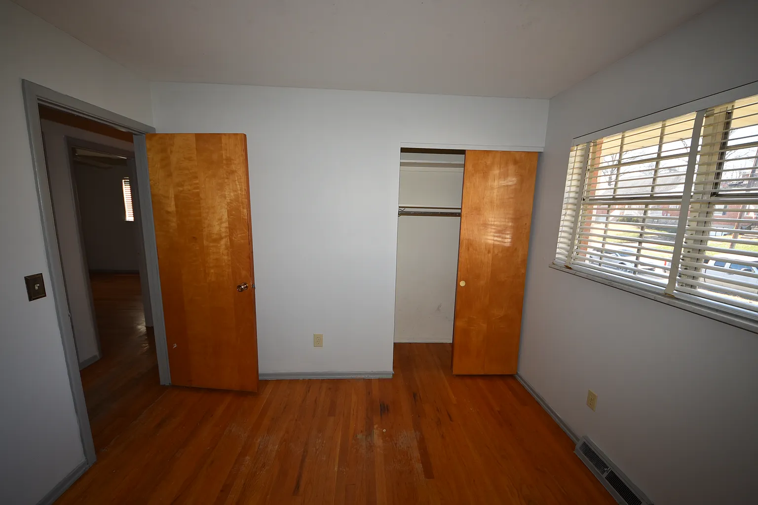 328 Robben Ln, Cincinnati, OH 45238 - Photo 9