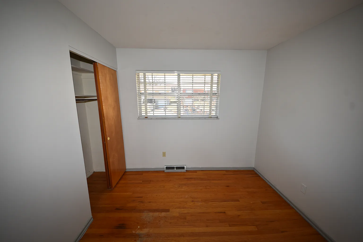 328 Robben Ln, Cincinnati, OH 45238 - Photo 16