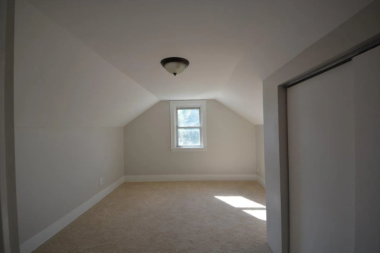 5804 Hawthorne Ave, Cincinnati, OH 45227 - Photo 14